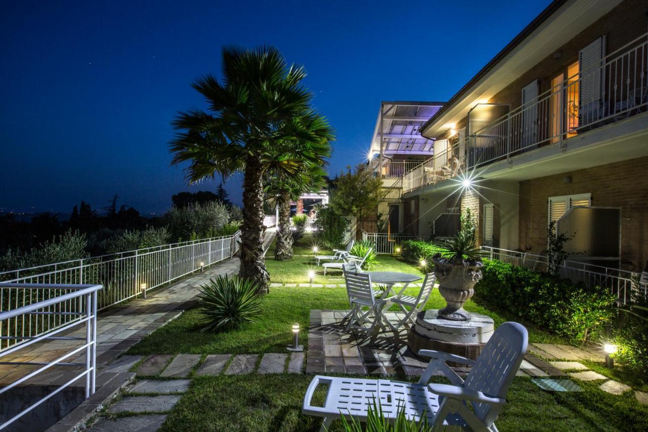 Holiday Residence Belohorizonte Macerata Exteriér fotografie