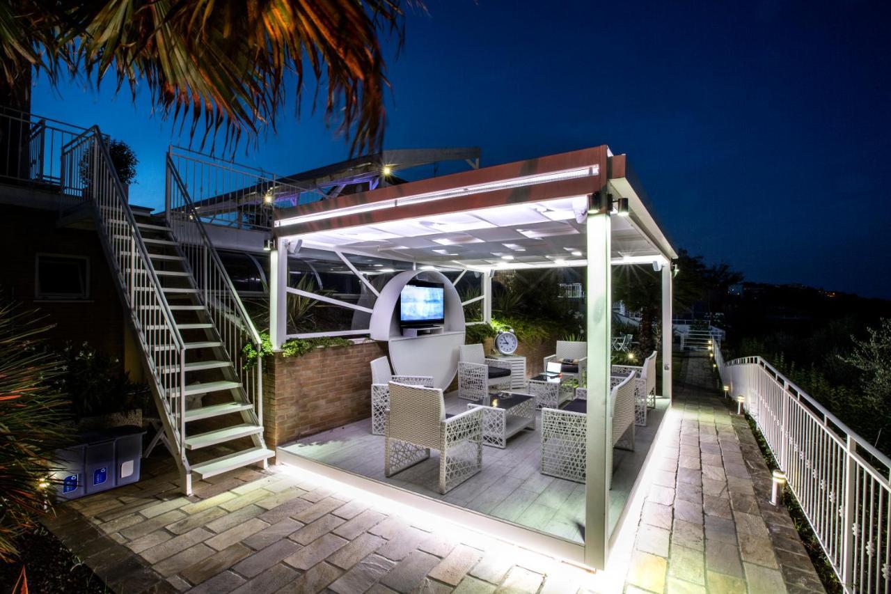 Holiday Residence Belohorizonte Macerata Exteriér fotografie